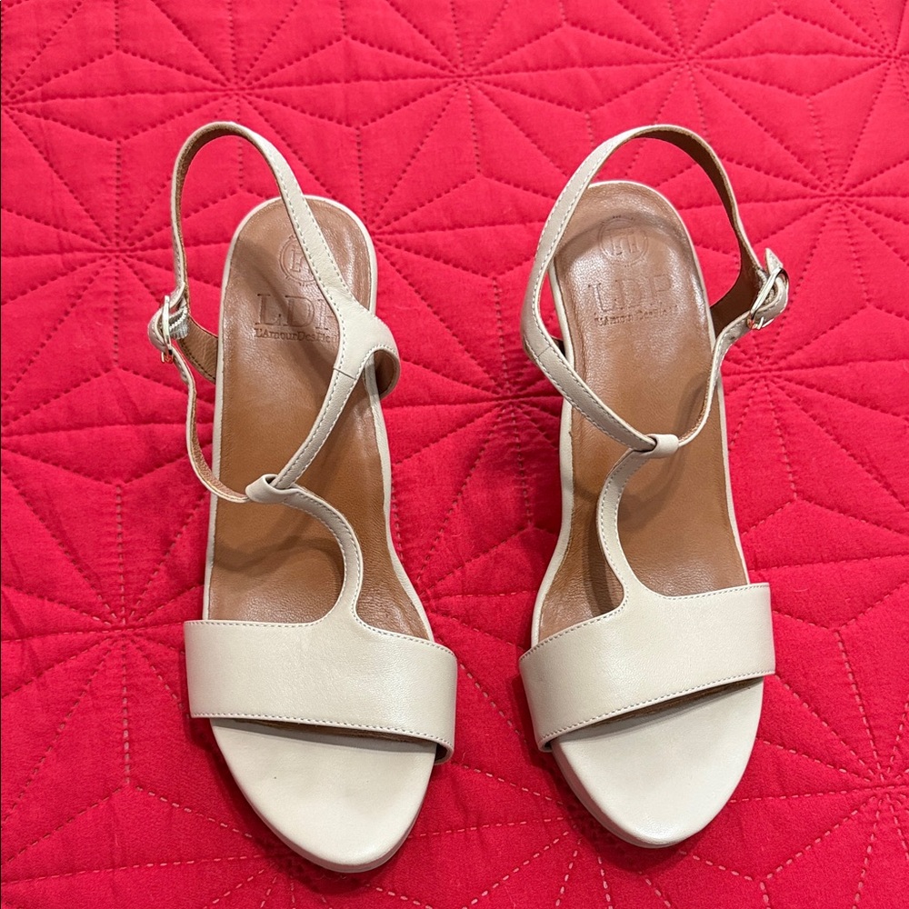 Elegant Cream Women's Sandals